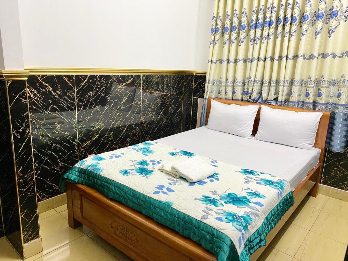 Ngoc Trinh Hotel Ho Chi Minh City Exterior photo